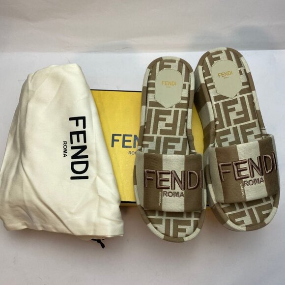 FENDI Sunshine Dove gray denim-effect jacquard flatform slides Size 9.5 - Picture 9 of 10